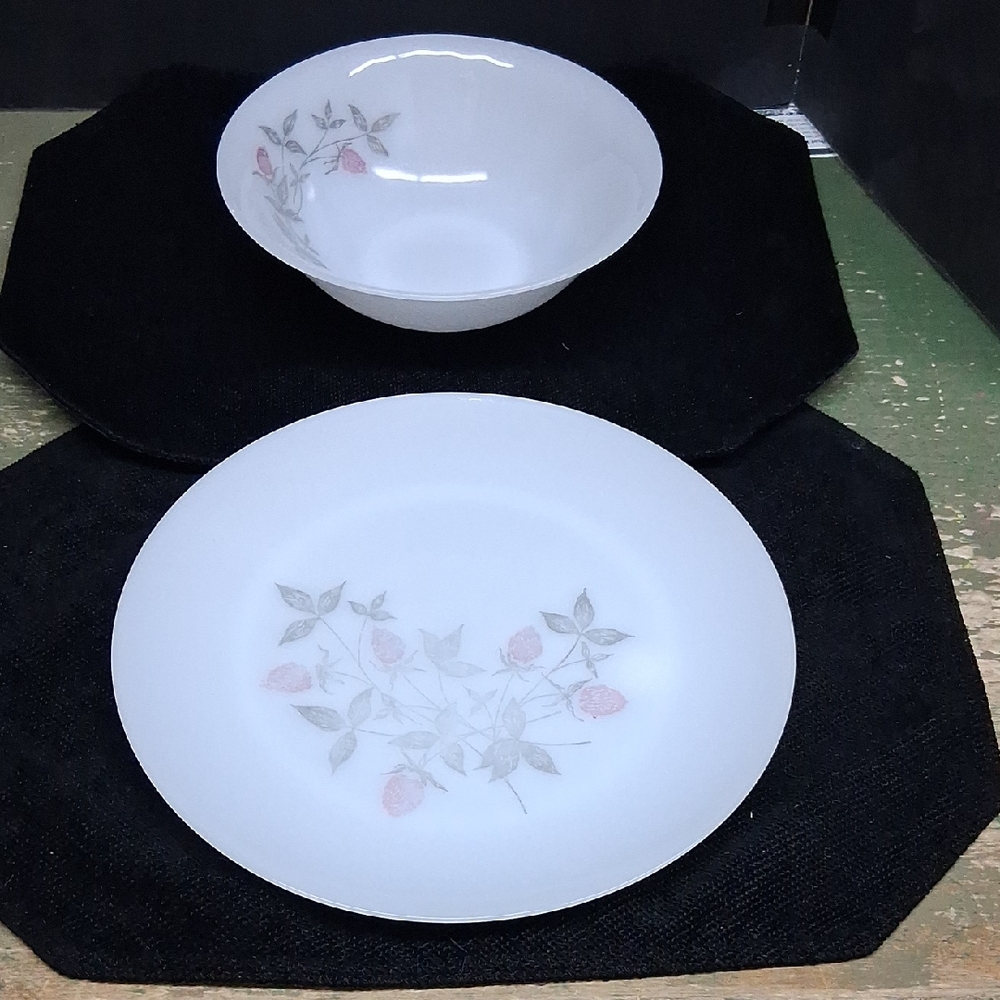 Vintage Federal milk‎ glass translucent 11" platter & 8.5" bowl "Clover Blossom"